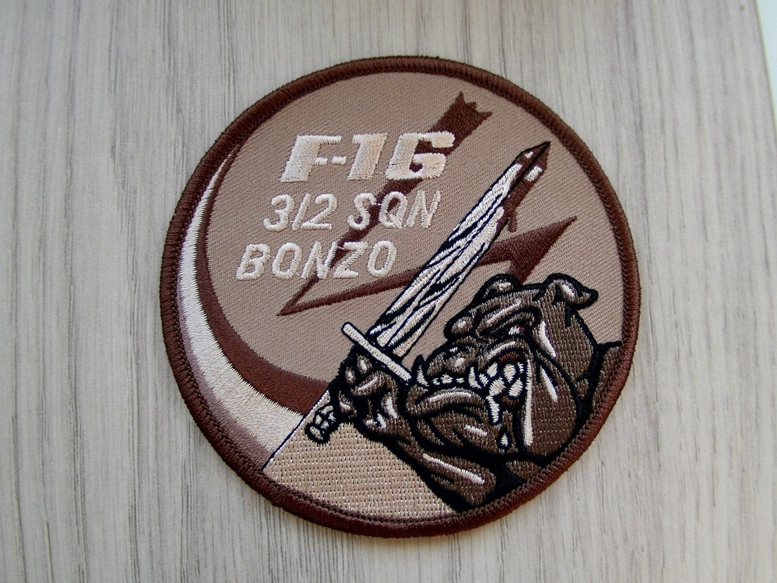 Patch RNLAF F-16 312 Squadron Bonzo desert uitvoering, Verzenden, Luchtmacht, Nederland, Embleem of Badge