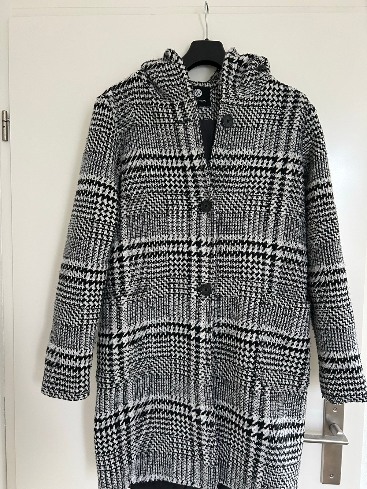 New View Zwart-witte Pied-de-Poule Jas met Capuchon Maat M, Kleding | Dames, Ophalen of Verzenden, Gedragen, Maat 38/40 (M), Zwart