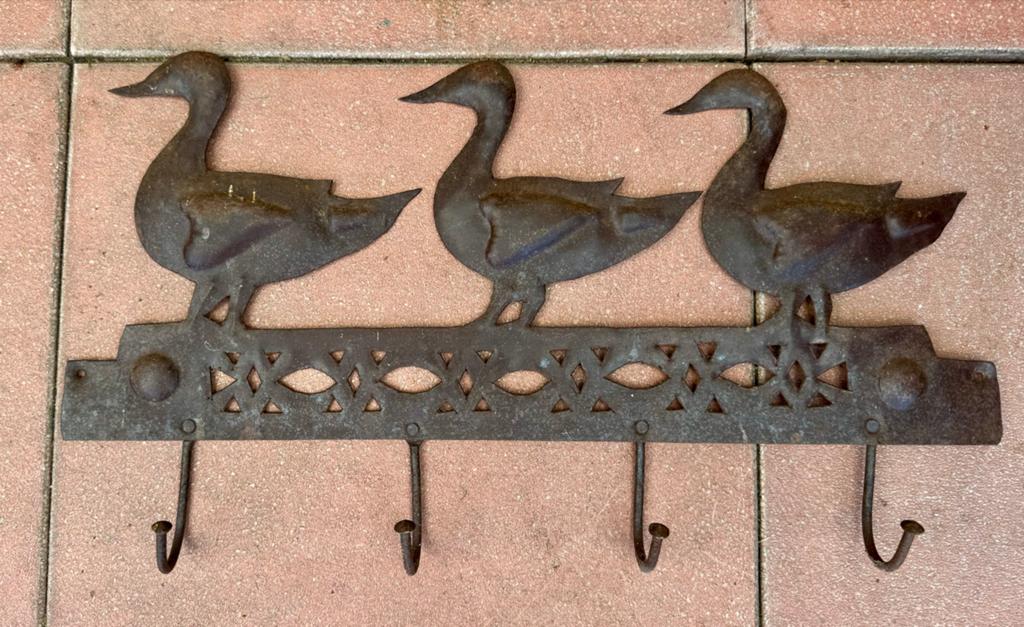 Antieke smeedijzeren wandhanger met 4 haken, Ophalen of Verzenden