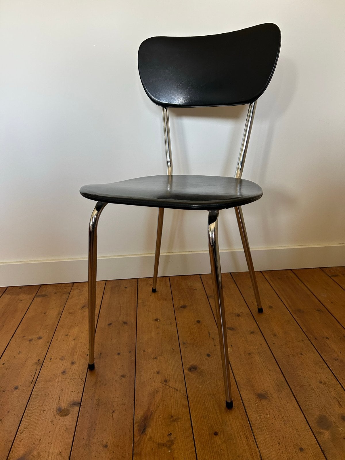Vintage stoel met verchroomd buizenframe en skaileer, Ophalen, Gebruikt, Zwart, Metaal