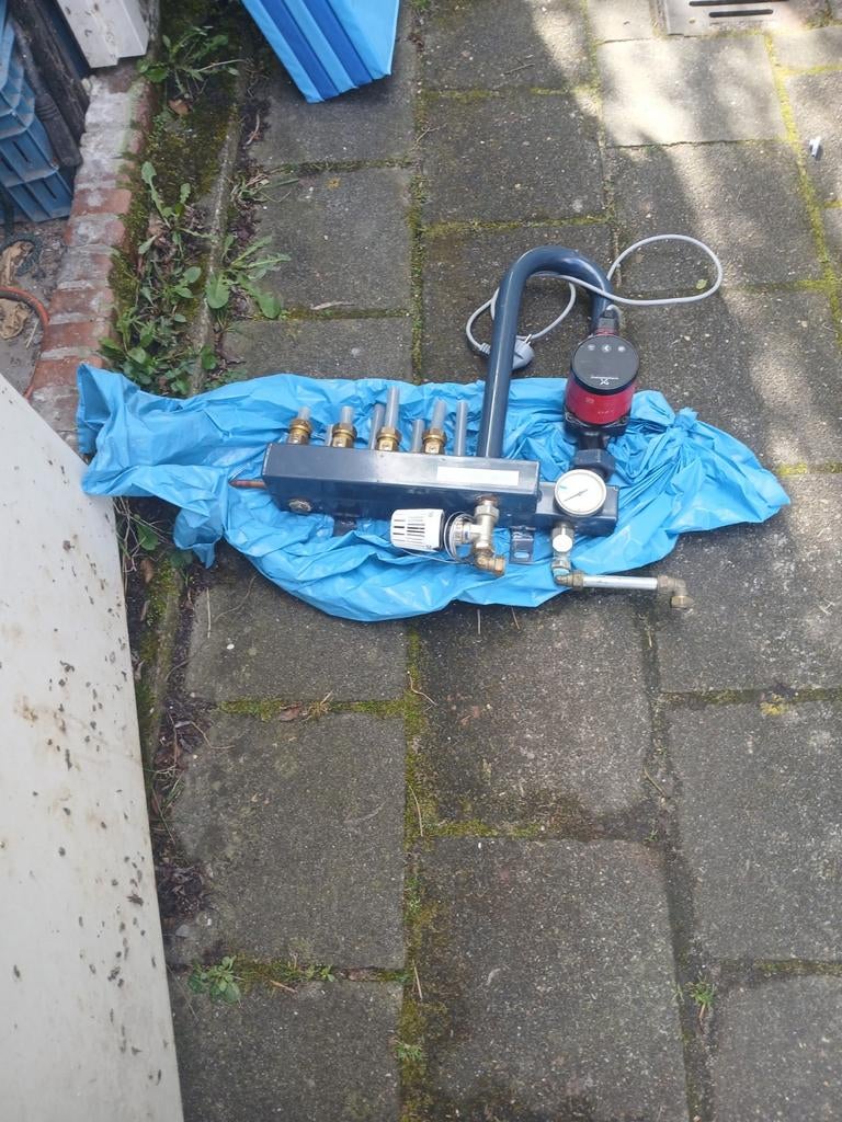 Verwarming verdeler met pomp, Ophalen of Verzenden