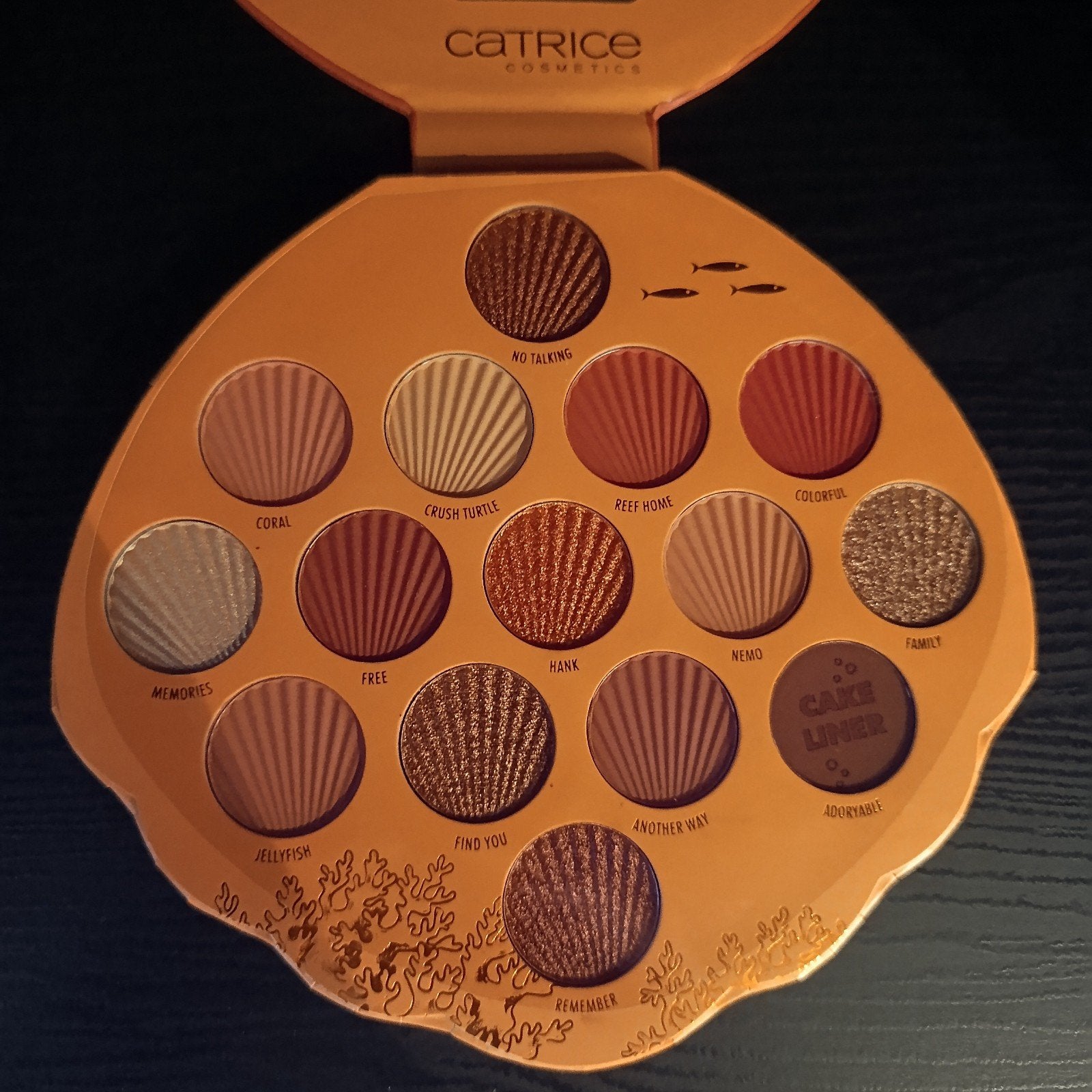 Catrice Disney Pixar Finding Dory Oogschaduw Palette NIEUW, Nieuw, Ophalen of Verzenden, Make-up, Overige kleuren