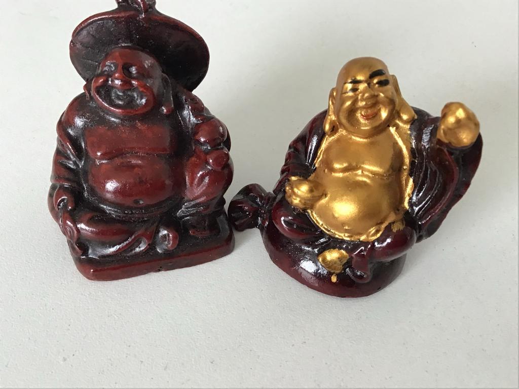 Set van 2 lachende Boeddha beeldjes, rood en goud, Ophalen of Verzenden, Zo goed als nieuw