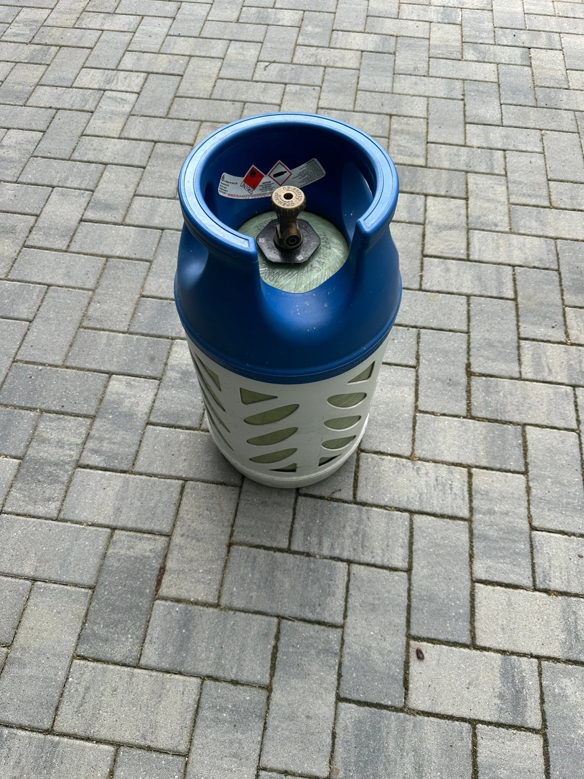 Kunststof gasfles, Ophalen, Zo goed als nieuw
