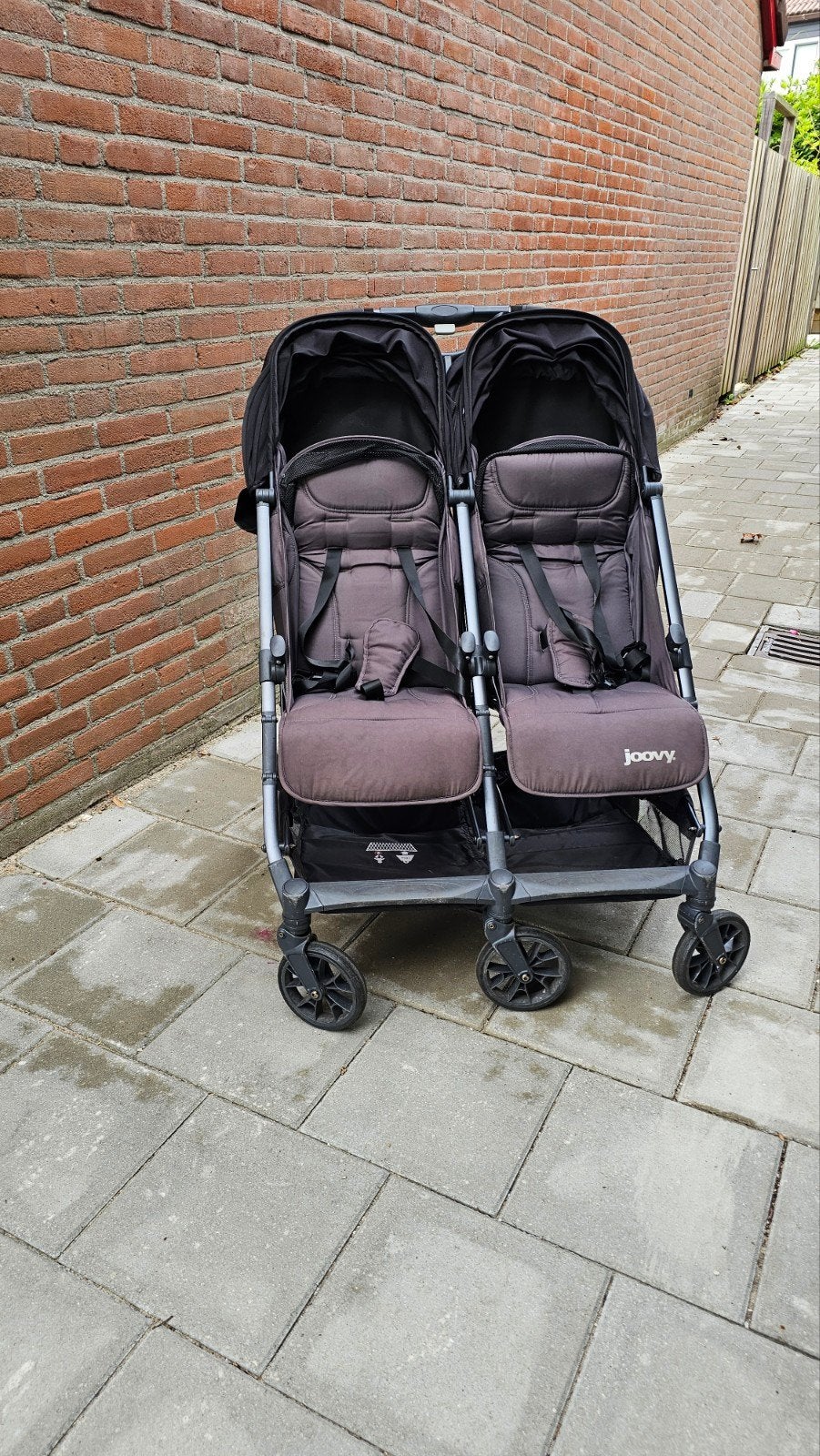 Joovy Kooper X2 buggy antraciet incl regenhoes, Kinderen en Baby's, Ophalen, Zo goed als nieuw, Kinderwagen of Buggy