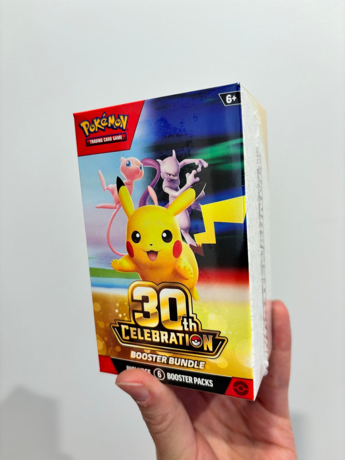 Pokémon 30th Celebrations Booster Bundle - Nieuw en Geseald, Ophalen of Verzenden, Nieuw, Booster