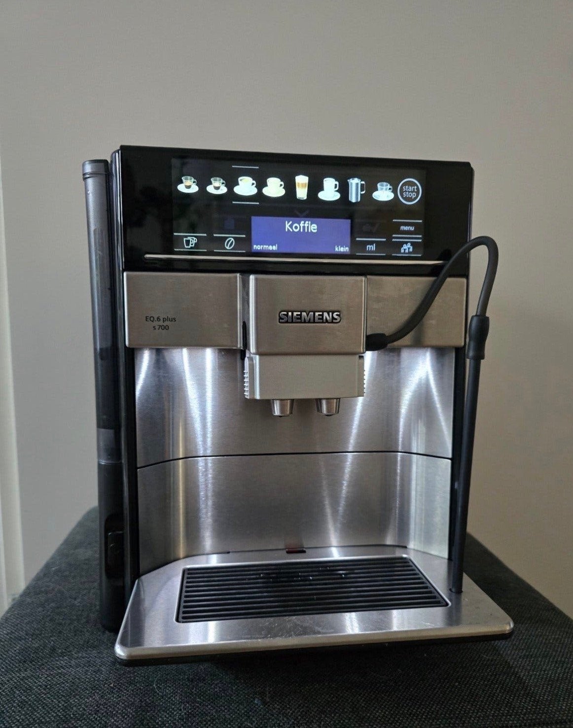 Siemens EQ.6 plus S700 volautomatische espressomachine, Witgoed en Apparatuur, Afneembaar waterreservoir, Gebruikt, Espresso apparaat