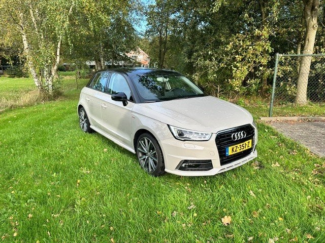 Audi A1 1.0 TFSI Sportback Adrenalin (S Line), Auto's, Voorwielaandrijving, Stof, Zwart, 95 pk