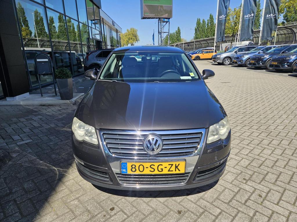 VOLKSWAGEN Passat 1.6 FSI 85KW Highline (Handel/ Export), Auto's, 13 km/l, Gebruikt, Beige, 4 cilinders