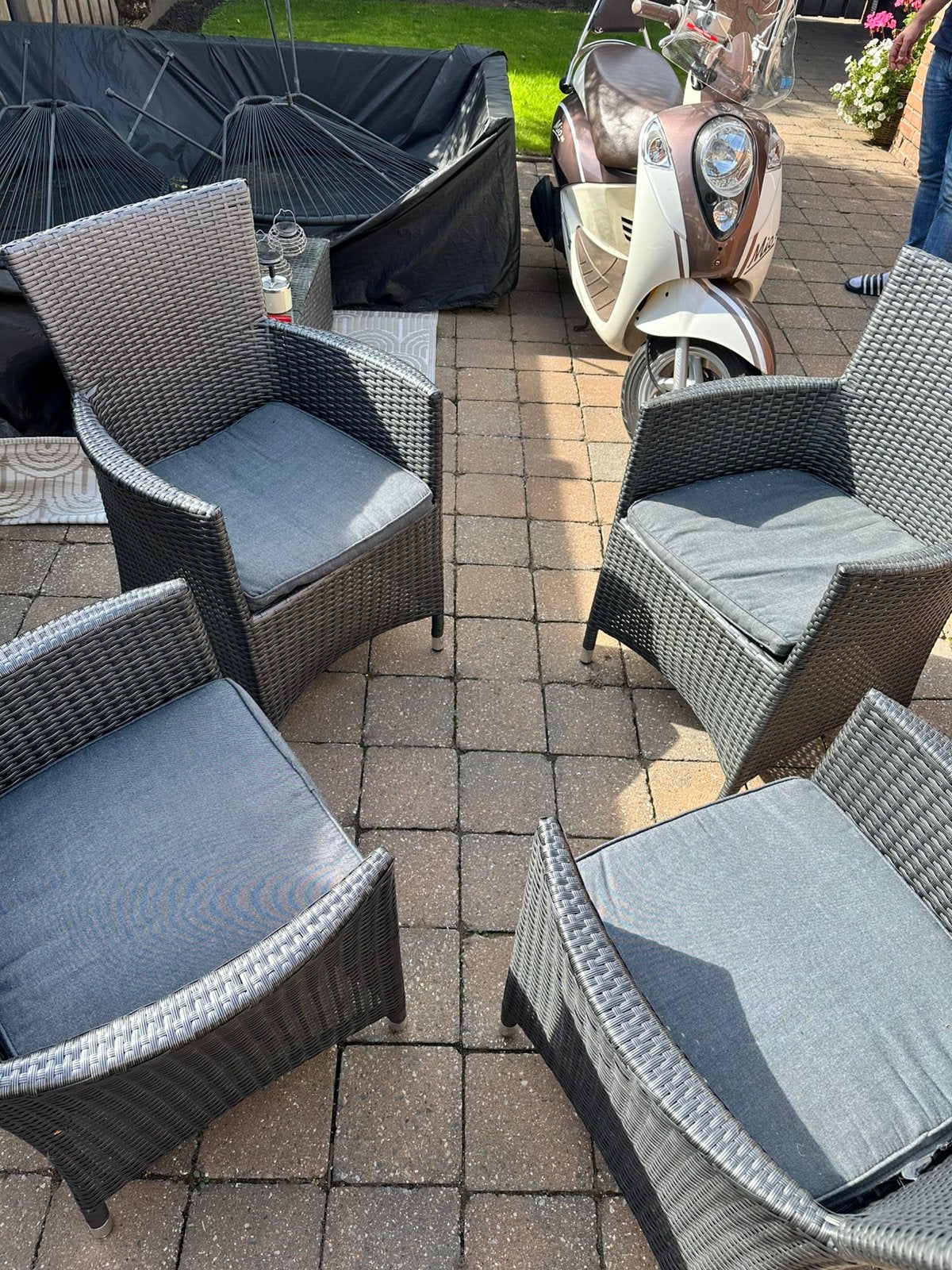 4 Bois le Duc grijskleurige tuinstoelen