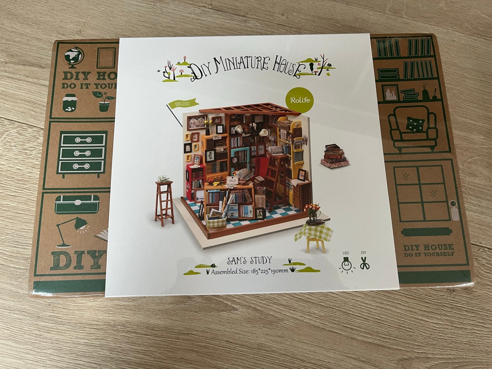 Rolife DIY Miniatuur Huisje - Sam’s Study NIEUW, Hobby en Vrije tijd, Knutselen, Ophalen of Verzenden, Nieuw, Overige typen