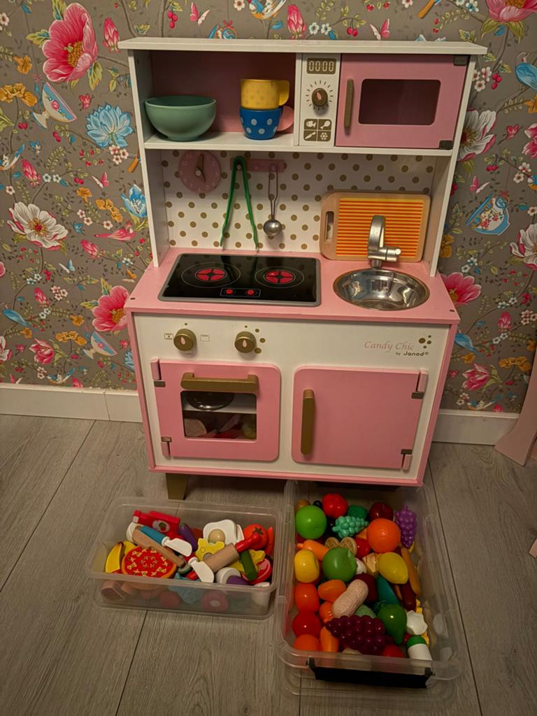 Janod Candy Chic kinderkeukentje met accesoires, Kinderen en Baby's, Speelgoed | Speelkeukens, Ophalen, Zo goed als nieuw, Hout