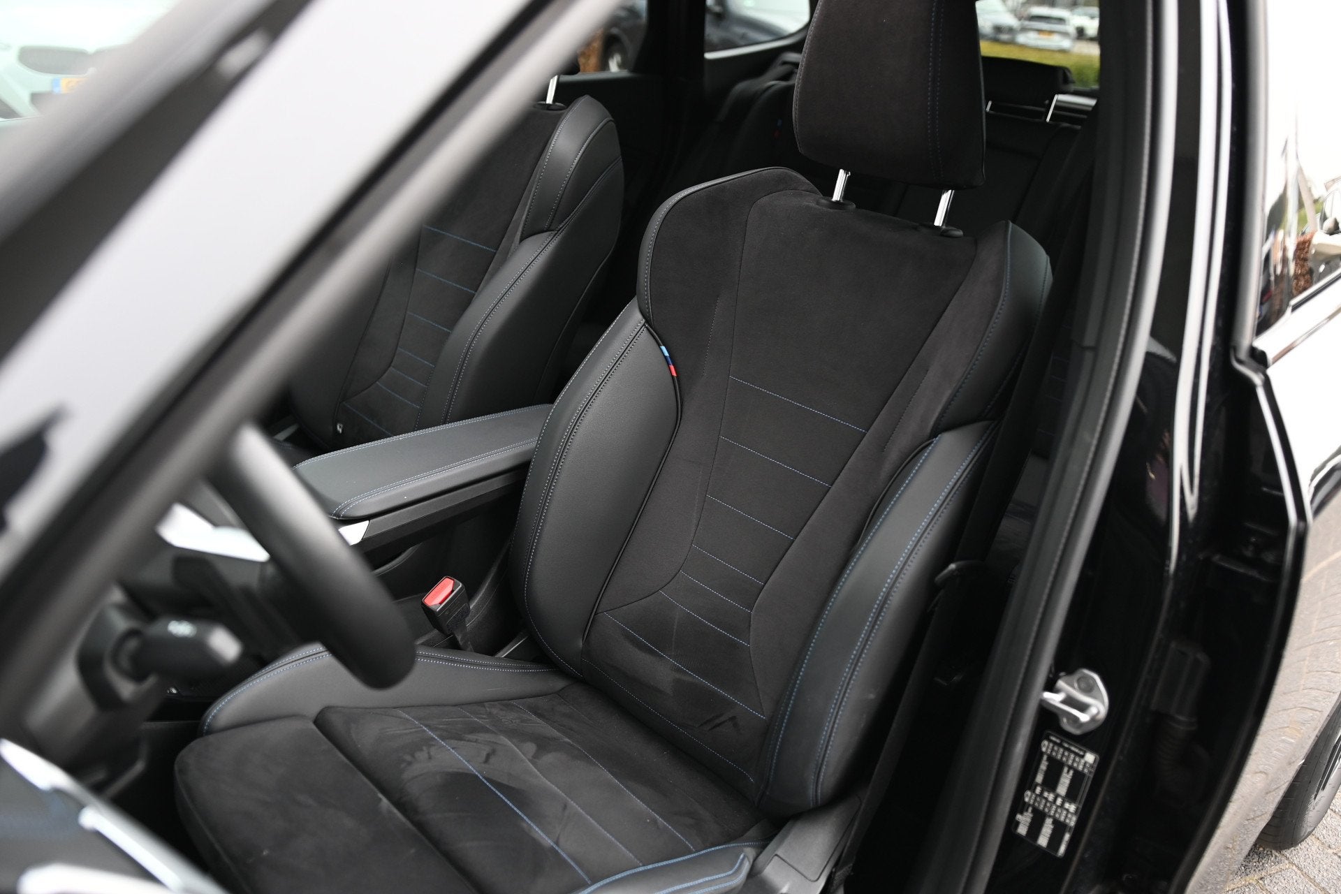 BMW X1 sDrive18i M Sport Automaat / Panoramadak / Sportstoel, Auto's, Dealer onderhouden, 136 pk, Gebruikt, Met garantie (alle)
