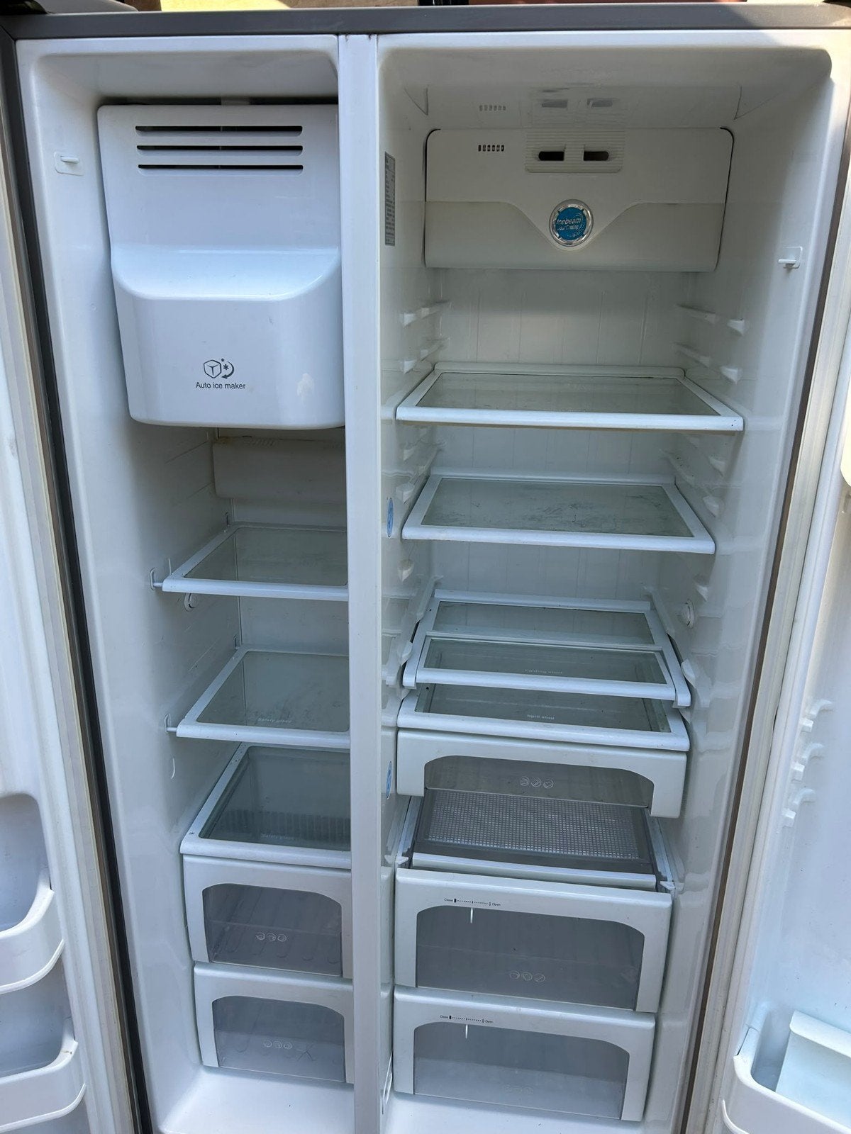 Foto 4 van LG Amerikaanse Koelkast Side-by-Side met IJsblokjesmachine