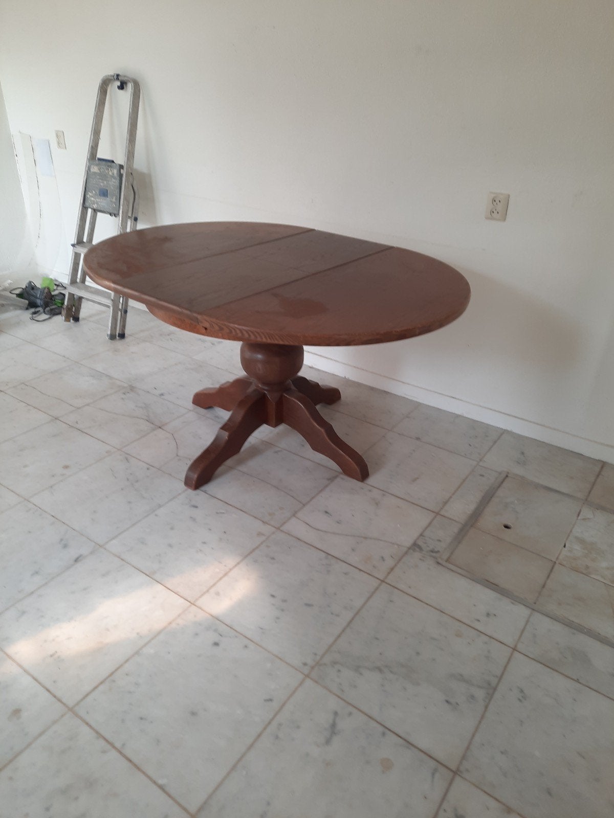 Ronde bolpoot eettafel, Antiek en Kunst, Ophalen