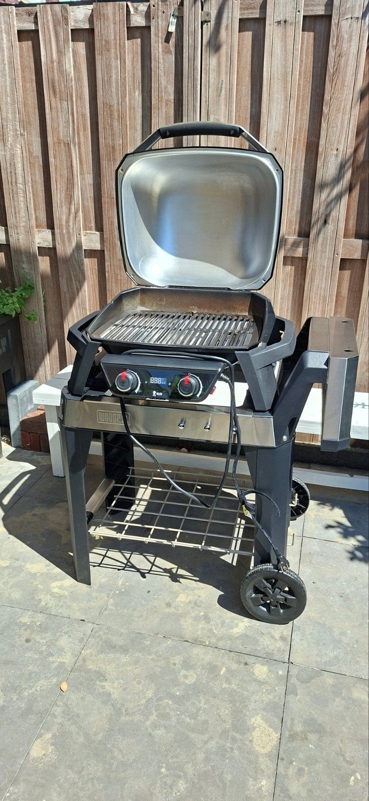 Weber Pulse 2000 elektrische BBQ met onderstel - ZGAN, Tuin en Terras, Barbecue-accessoires, Zo goed als nieuw, Ophalen