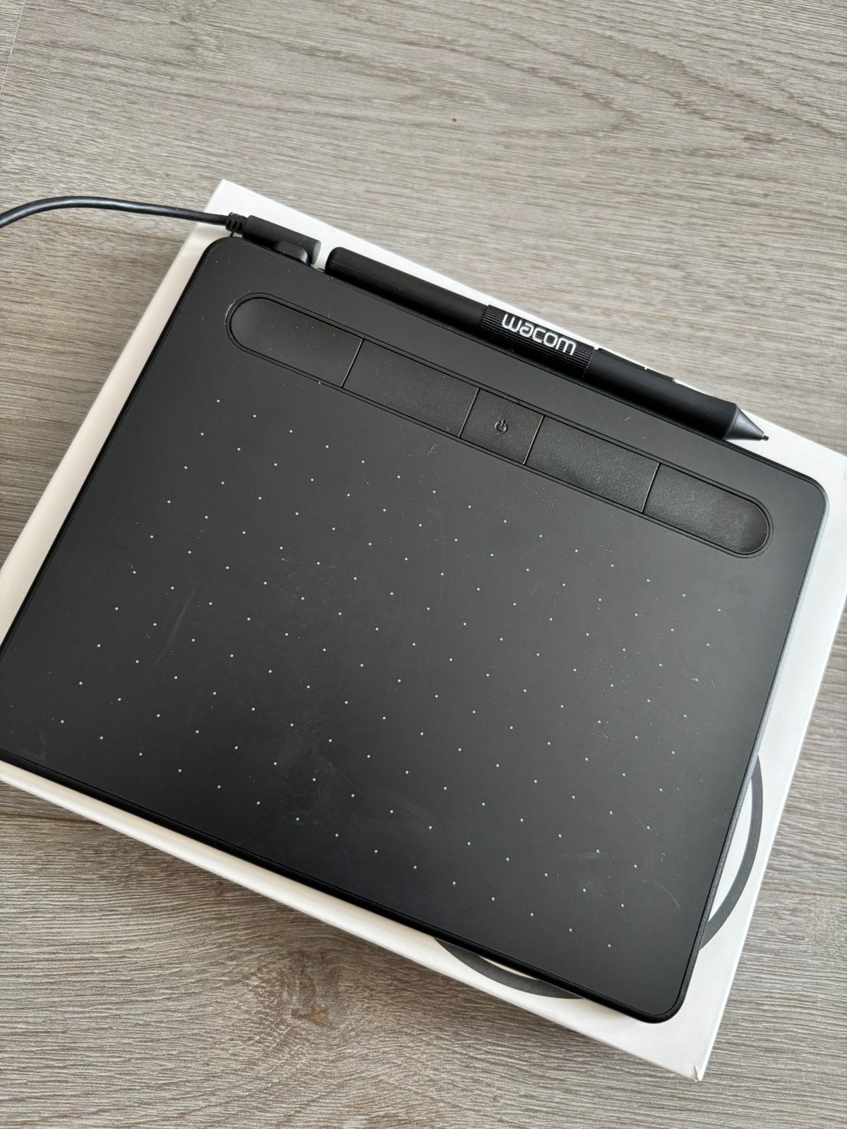 Wacom Intuos Small Bluetooth tekentablet met 4k pen, Computers en Software, Tekentablets, Ophalen of Verzenden, Zo goed als nieuw