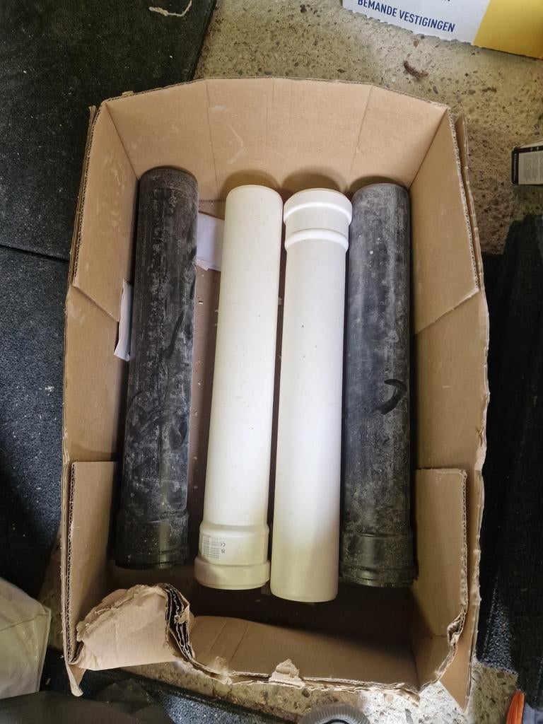 CV luchtleidingen, Doe-het-zelf en Verbouw, Buizen en Afvoer, Gebruikt, Rechte buis, Pvc, Minder dan 2 meter, 40 tot 60 mm, Ophalen of Verzenden