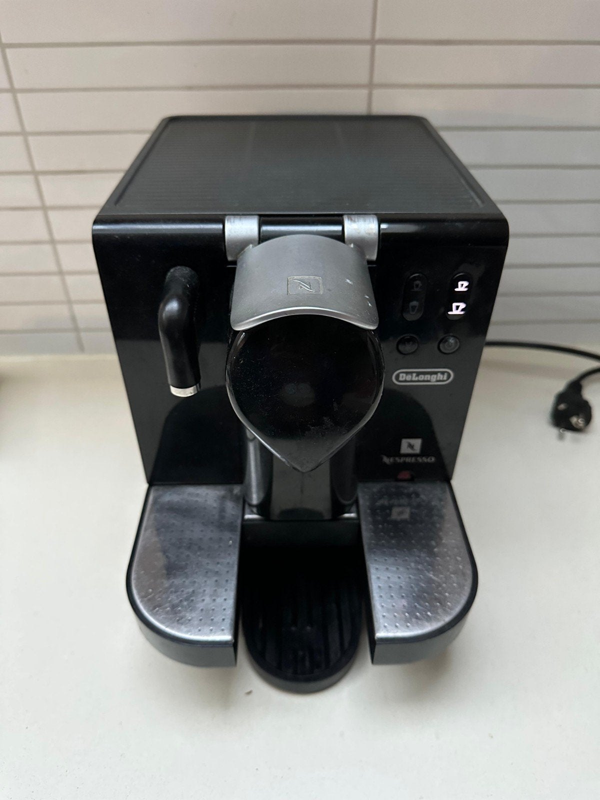 Nespresso DeLonghi EN 670 koffieapparaat, Ophalen of Verzenden, Gebruikt, Koffiemachine, Koffiepads en cups