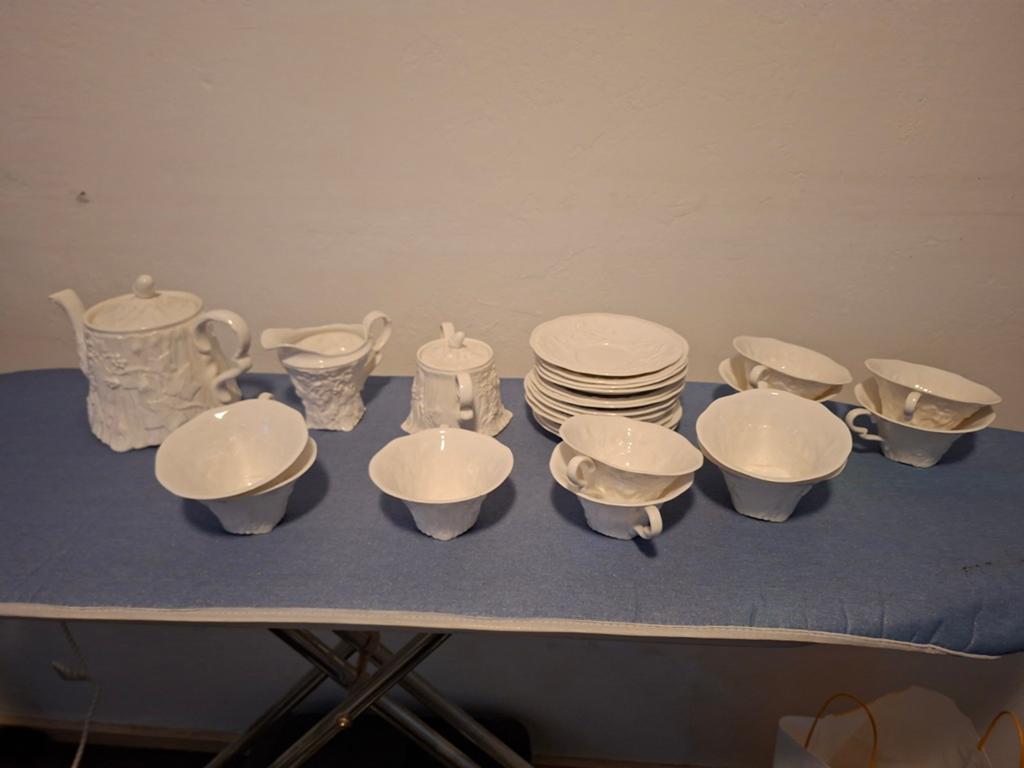 Mooi Theeservies bijna compleet, Ophalen