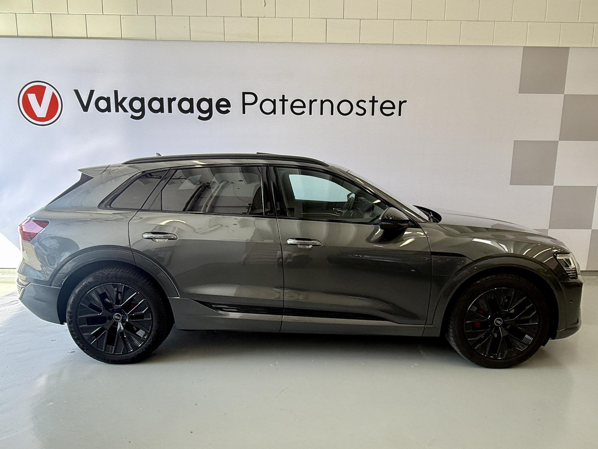 Audi Q8 e-tron 55 quattro S-Line 115 kWh Pano / 21'' RS wiel, Automaat, Q8 e-tron, Vierwielaandrijving, 408 pk