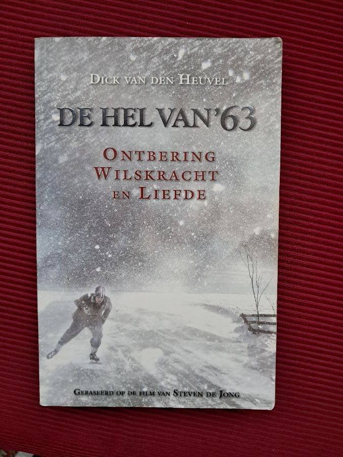 De hel van '63 - Dick van den Heuvel, Ophalen of Verzenden, Zo goed als nieuw