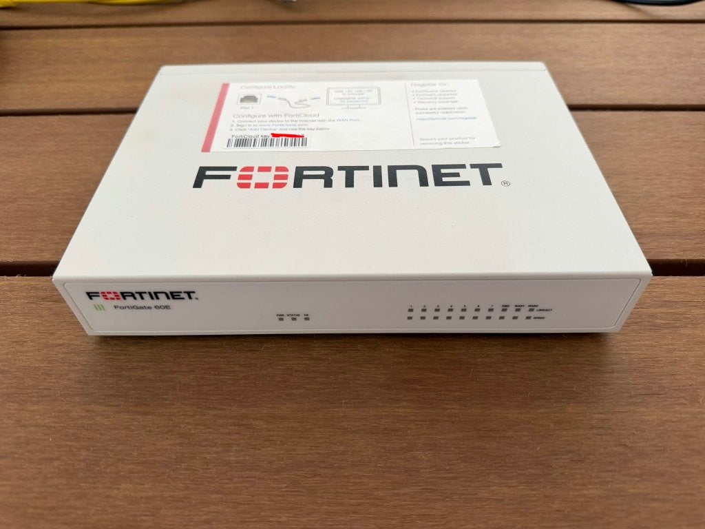 FortiGate 60E, Computers en Software, Ophalen of Verzenden, Gebruikt, Fortinet Fortigate
