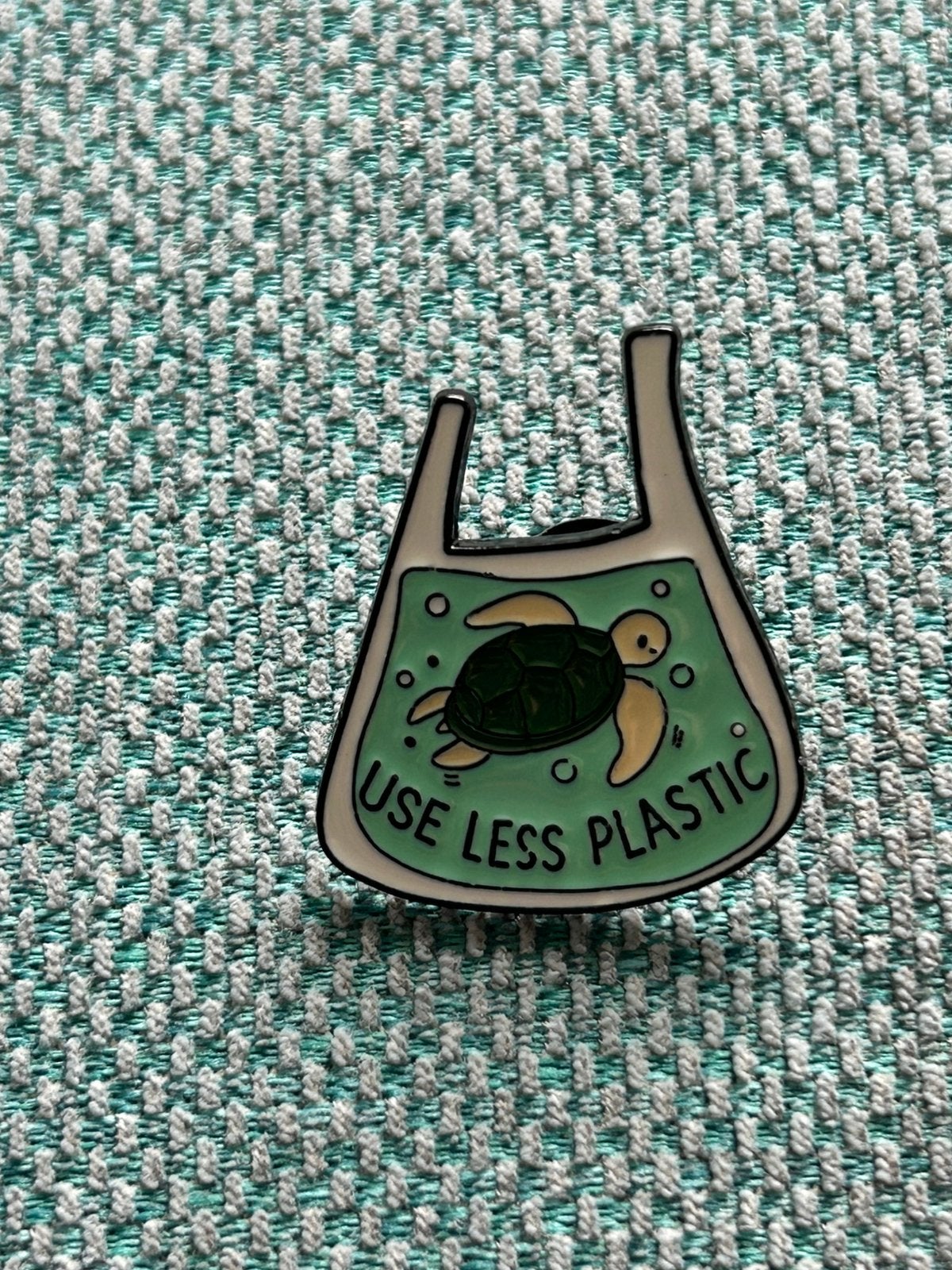 Pin Use less plastic, Verzamelen, Speldjes, Pins en Buttons, Ophalen of Verzenden, Zo goed als nieuw