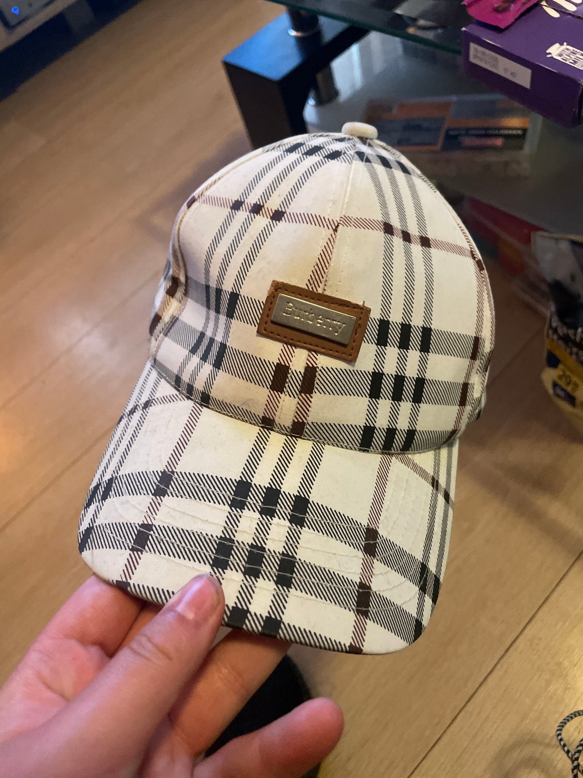 Burberry pet met klassiek ruitpatroon, Ophalen of Verzenden, Gedragen, One size fits all, Pet
