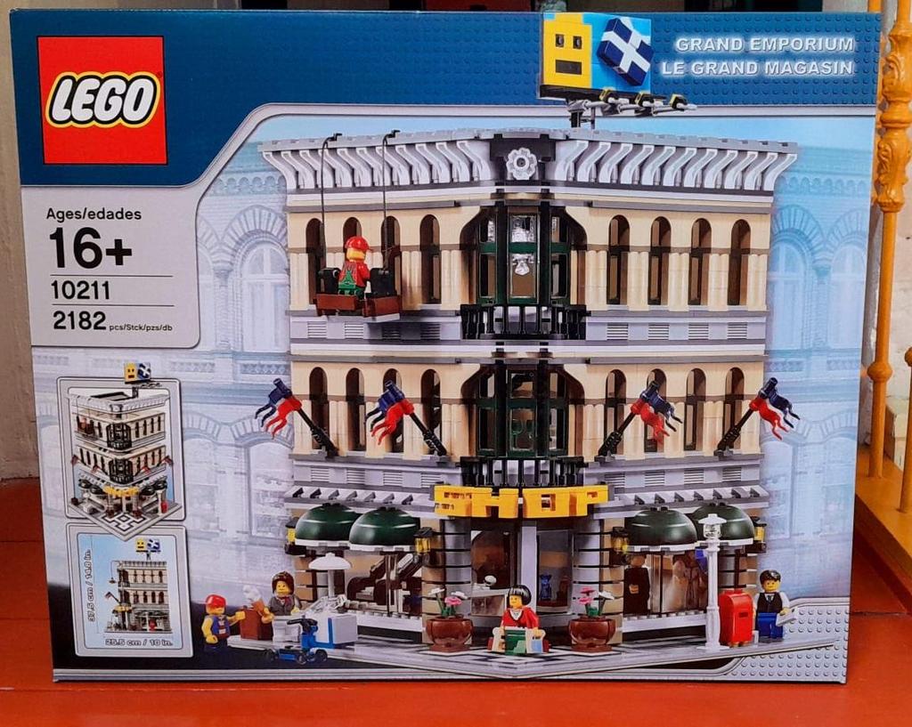 LEGO Grand Emporium 10211 - Nieuw in doos (Sealed), Lego, Nieuw, Ophalen of Verzenden, Inclusief doos
