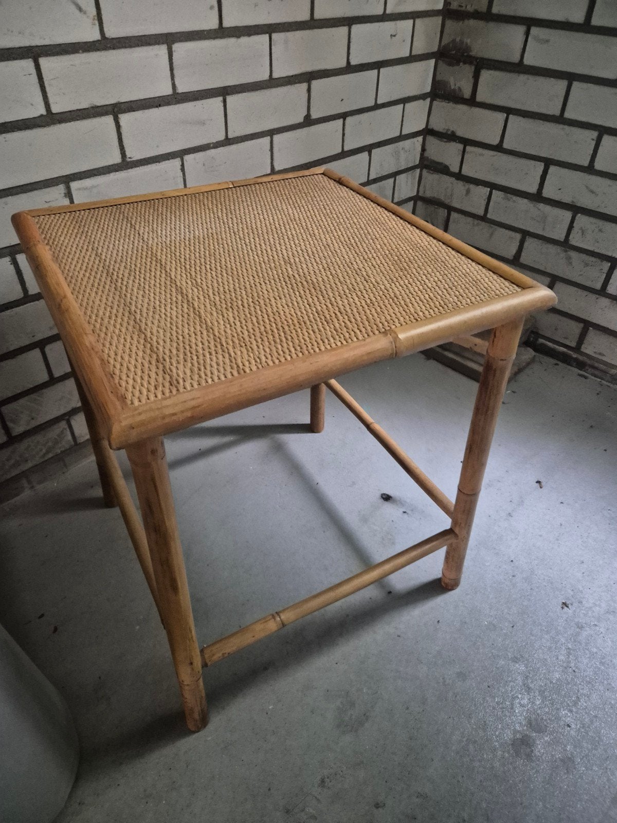 Bamboe bijzettafel met rotan blad, Minder dan 55 cm, Gebruikt, Vierkant, Bohemian, Vintage