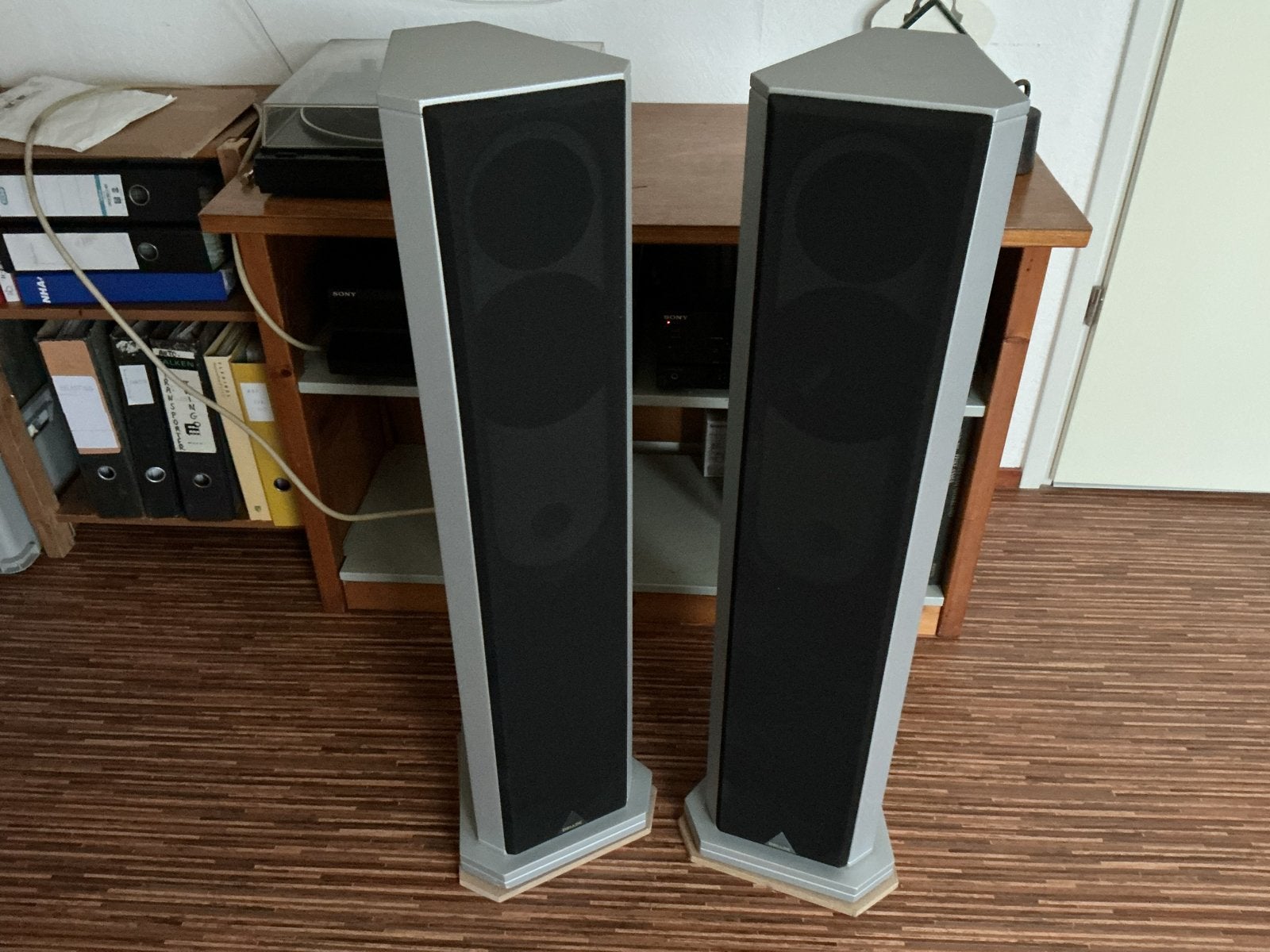 Driade geluidsboxen .Metallic grijs . Model 101 .type 24b, Ophalen, Gebruikt, Vloerstaande luidspreker, Overige merken