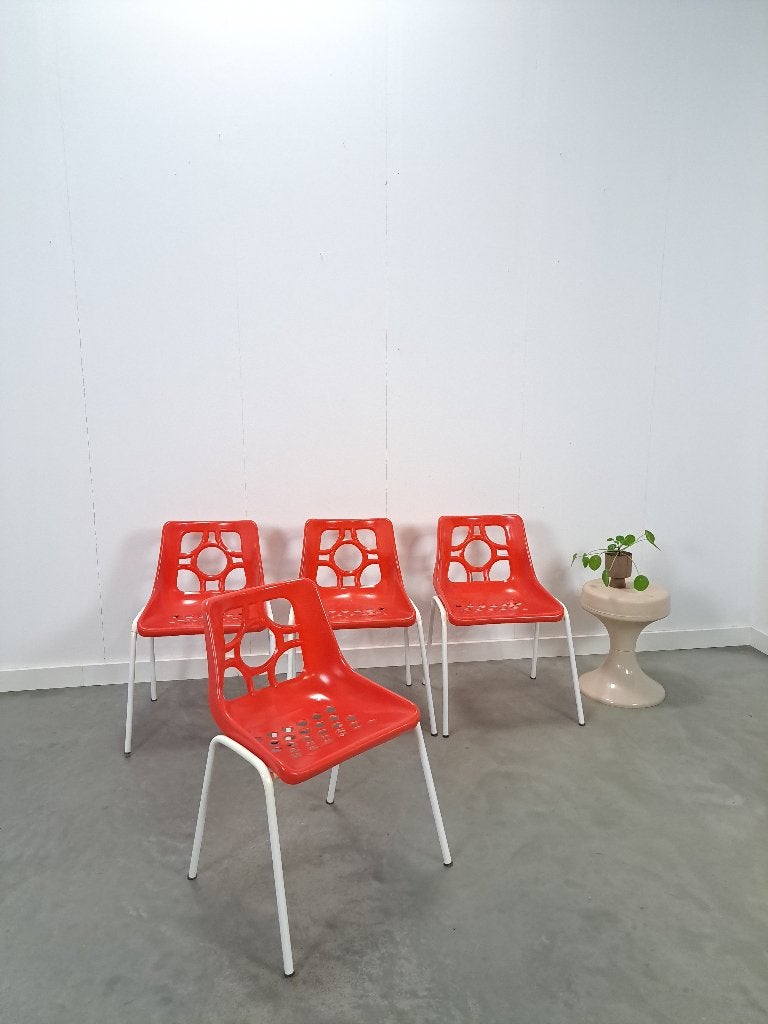 Set jaren 70 DDR rode kunststof tuinstoelen vintage, Ophalen of Verzenden, Vier, Rood, Vintage, DDR