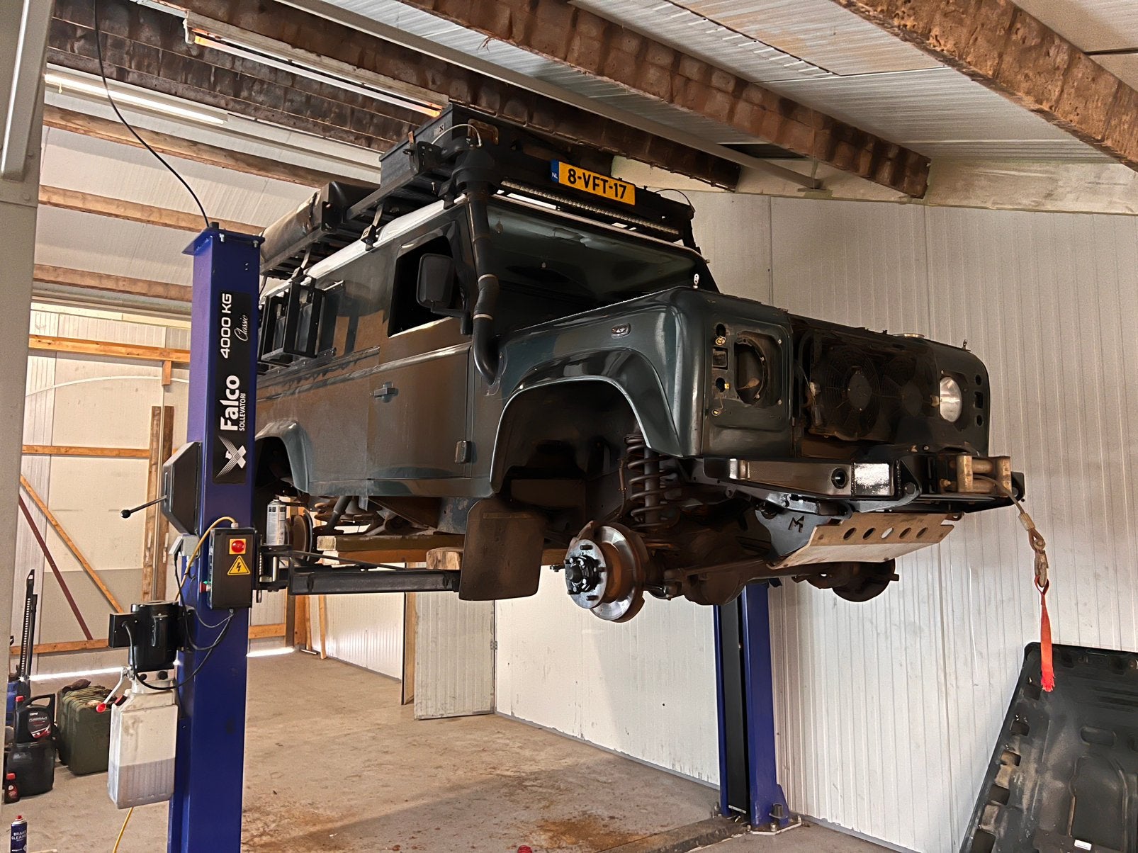 Land rover garage, Ophalen of Verzenden