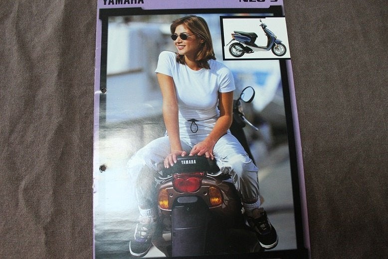 Yamaha NEO 1998 scooter verkoop folder Fis DNRC2 DGM6 DPBC3, Ophalen of Verzenden, Gebruikt