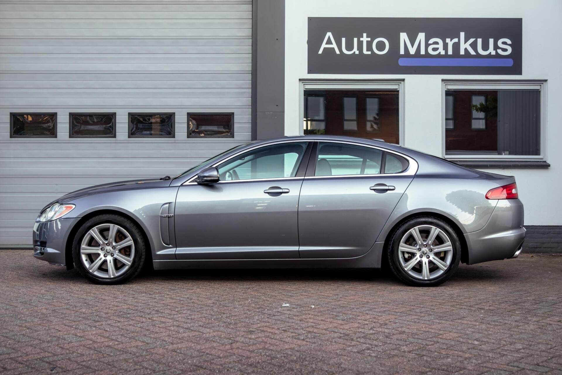 Jaguar XF 3.0D V6 Premium Luxury|Xenon|Leder|Navi|Keyless|Au, Euro 5, Gebruikt, 2993 cc, 1850 kg