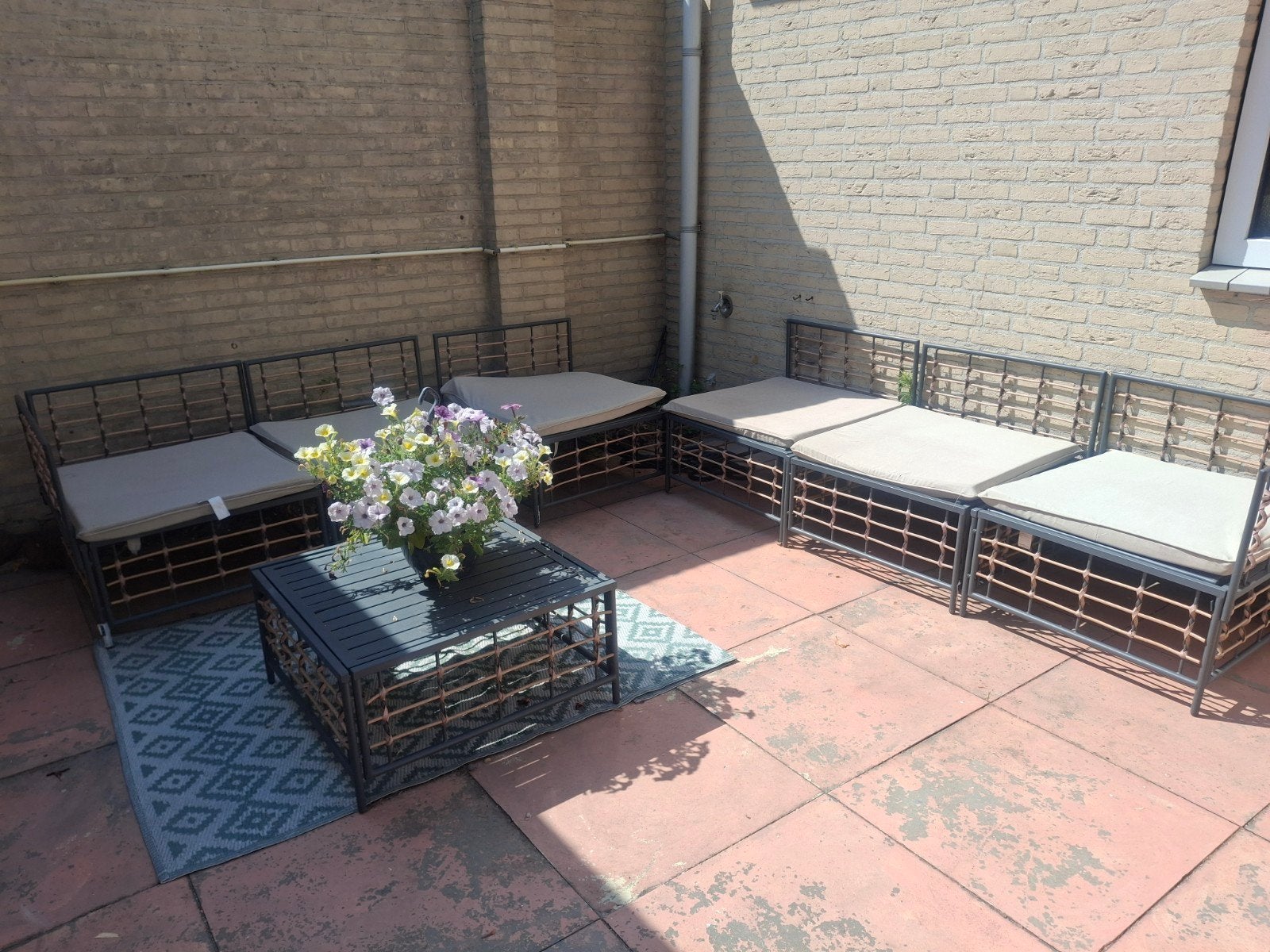 Moderne loungeset met 6 zitplaatsen en tafel, Tuin en Terras, Tuinsets en Loungesets, Gebruikt, 6 zitplaatsen, Bank, Ophalen of Verzenden