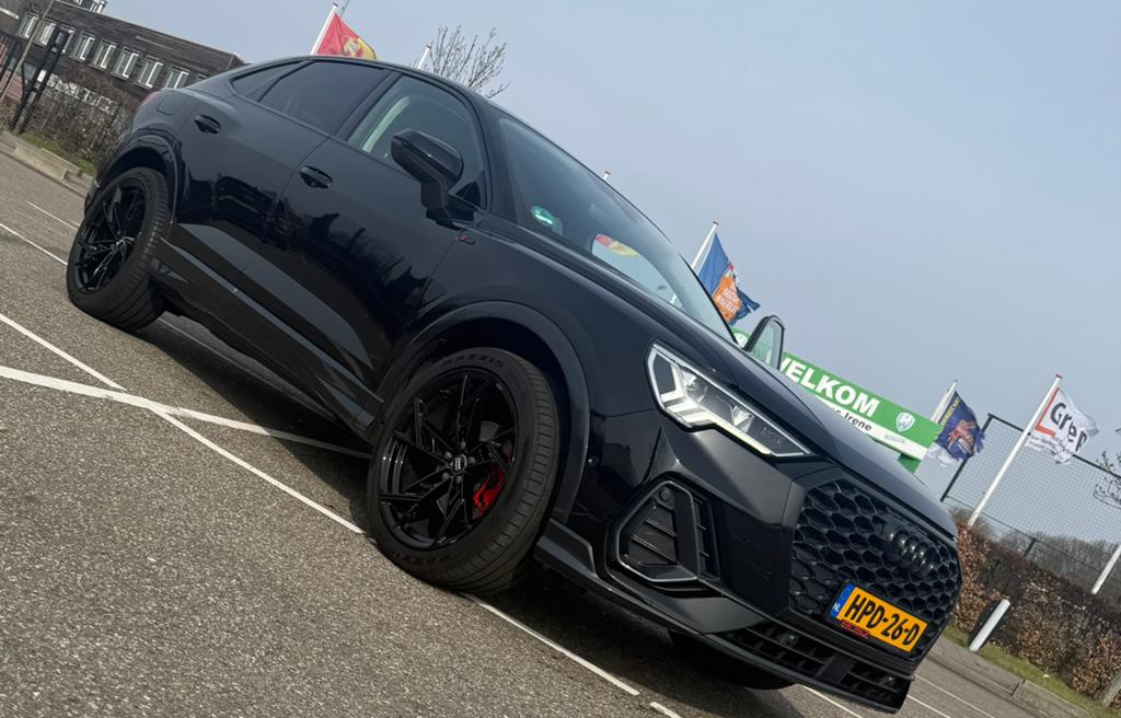 Audi Q3 35 Tfsi 150pk S Tronic 2020 Zwart, Auto's, Audi, 4 cilinders, 1505 kg, Zwart, Dealer onderhouden