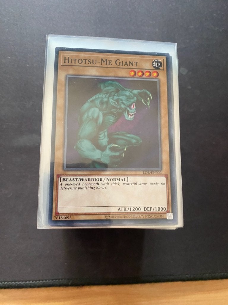 Yu-Gi-Oh Legend of Blue Eyes White Dragon 25th (LOB-EN), Ophalen of Verzenden, Zo goed als nieuw, Meerdere kaarten