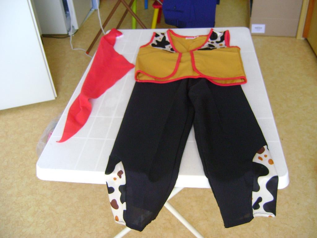 3 del cowboy pak broek hesje en sjaal maat 116, Ophalen of Verzenden, Zo goed als nieuw, 110 t/m 116, Jongen