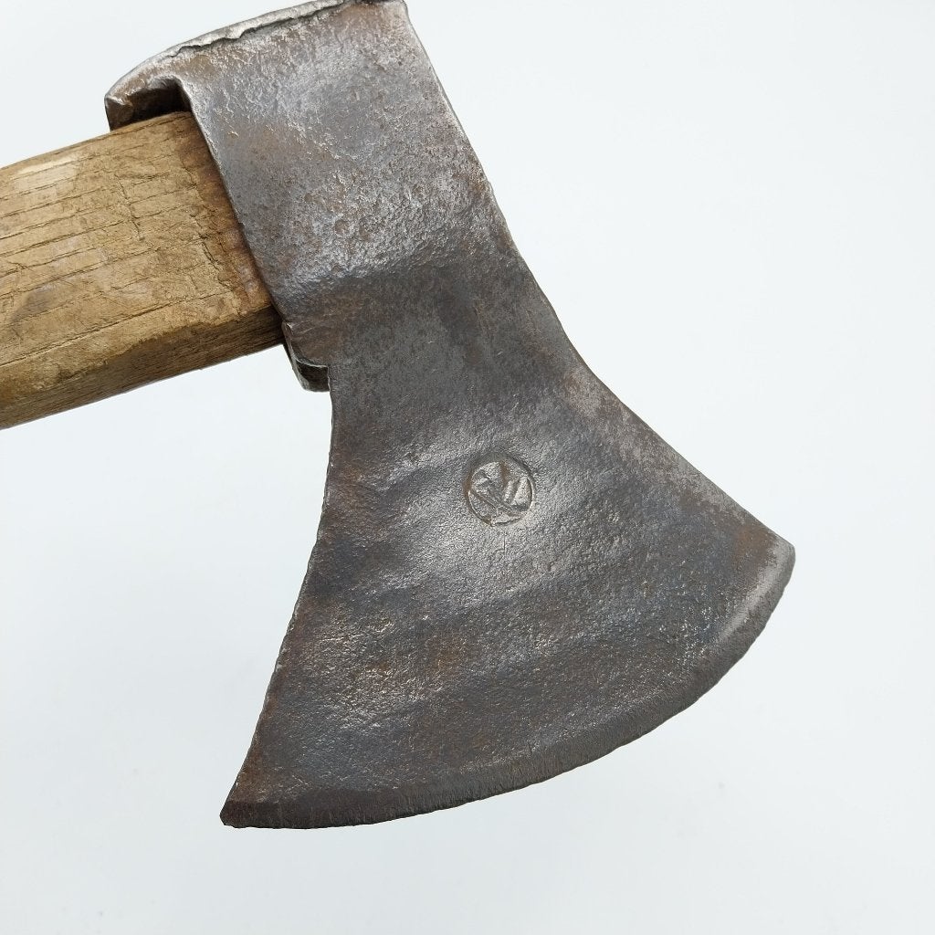 Gemerkte Bijl (15155-42), Antiek en Kunst, Ophalen of Verzenden