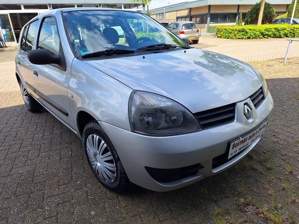 Renault Clio 1.2 2008 Grijs Nw Apk 1e Eigenaar Mooie auto, Voorwielaandrijving, Stof, Zwart, 4 cilinders