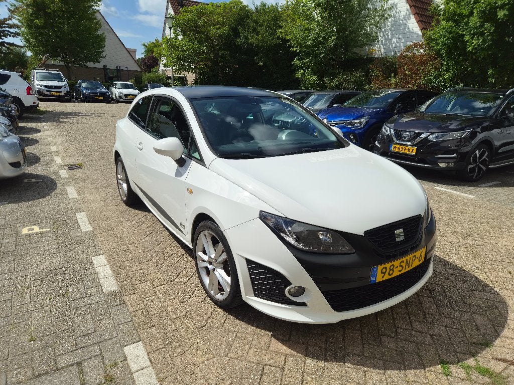 Seat Ibiza 1.2 TSI sport 145PK 2011 Armin van Buuren Limited, Voorwielaandrijving, 145 pk, 40 €/maand, Zwart