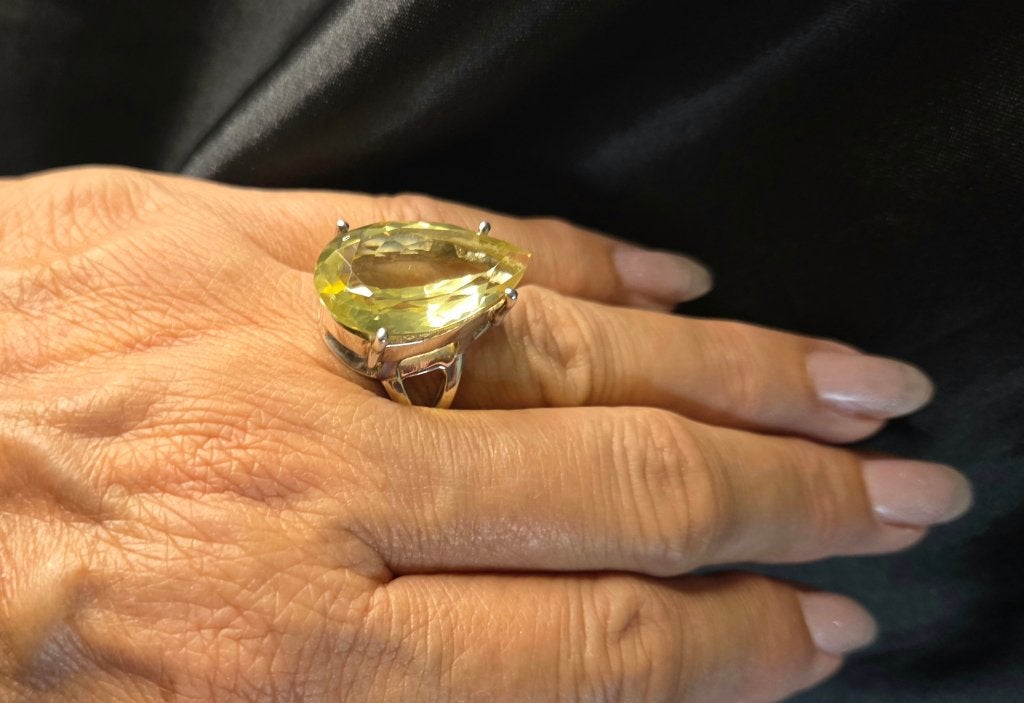 Vintage ring met peervormige chrysoberyl. 2026/515, Ophalen of Verzenden, Zilver, Ring, Met edelsteen