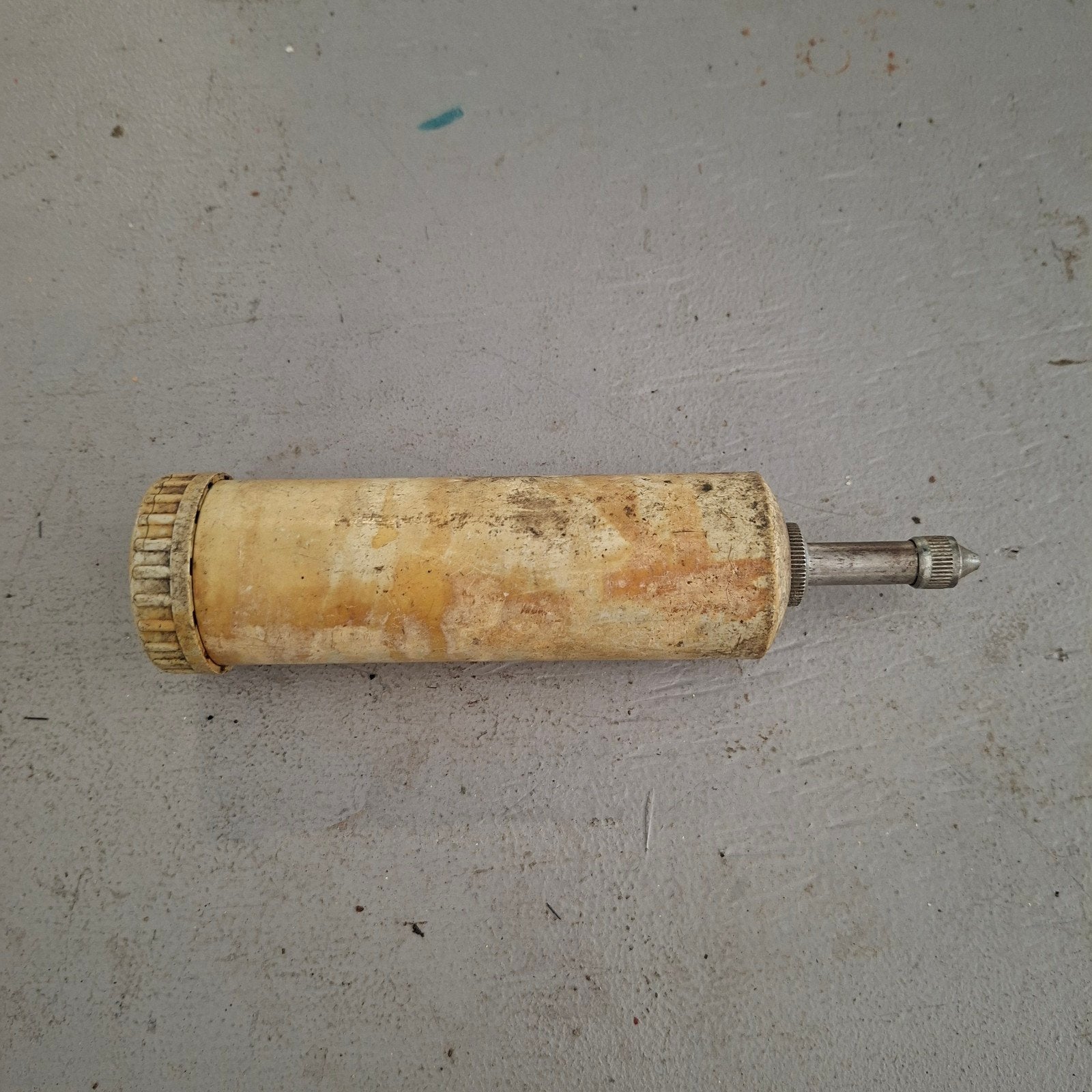 Ouderwetse oliespuit - Vintage smeermiddel dispenser, Ophalen of Verzenden