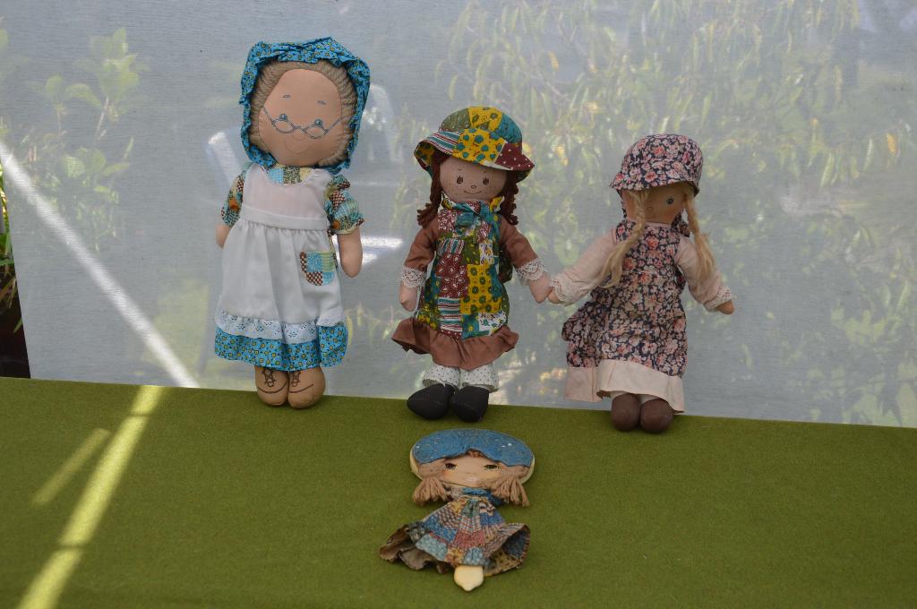 3 Holly Hobbie poppen grandma/ oma, Knickerbocker + spiegel, Ophalen of Verzenden, Gebruikt, Pop