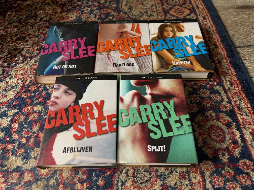 Carry Slee Classic. Hot or Not. Radeloos. Kappen. Afblijven, Boeken, Carry Slee, Ophalen of Verzenden, Zo goed als nieuw, Fictie