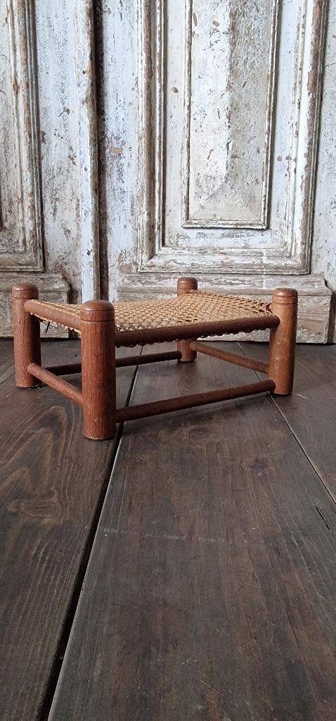 Klein vintage krukje - rotan webbing, Ophalen of Verzenden