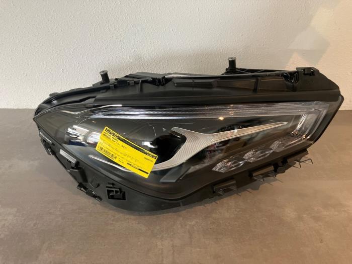 Koplamp rechts van een Mercedes CLA, Gebruikt, -, Ophalen of Verzenden, -
