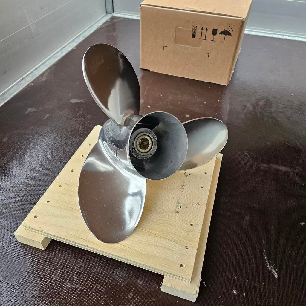 Mirage 17 Pitch RVS propeller Schroef Mercruiser 15½X17P, Ophalen of Verzenden, Motor en Techniek